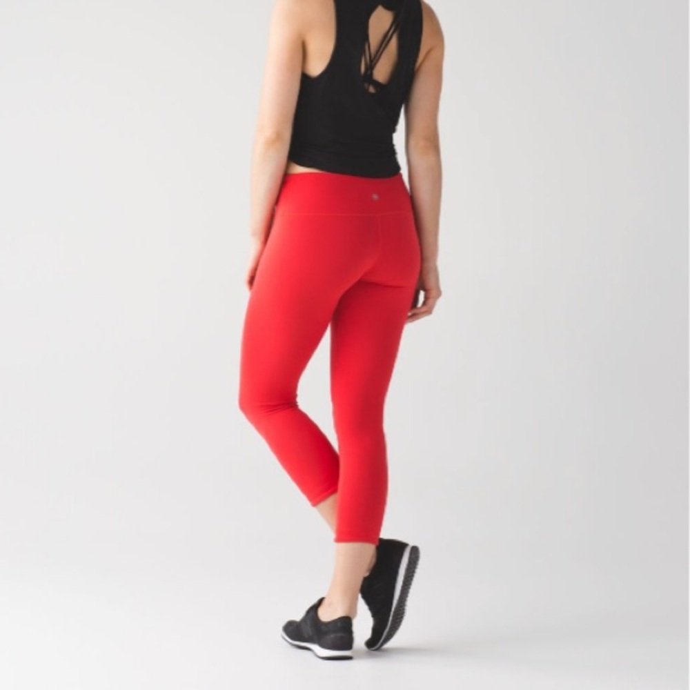 Lululemon Wunder Under Crop III